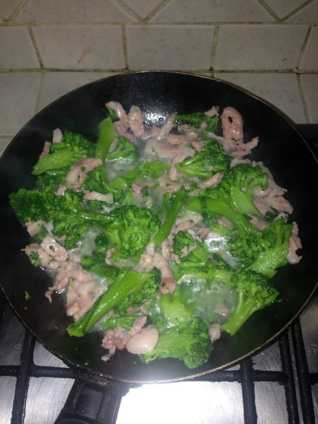 Mix the broccoli with the pancetta