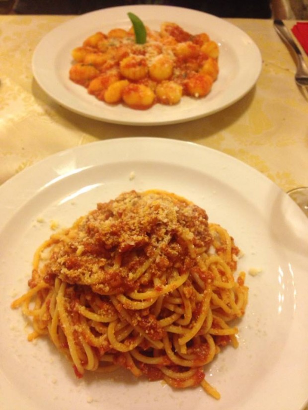 Spaghetti al ragu e gnocchi