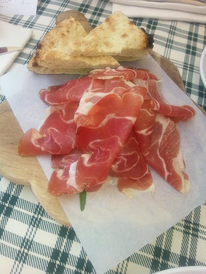 Heart of Proscuitto and Pizza Bread